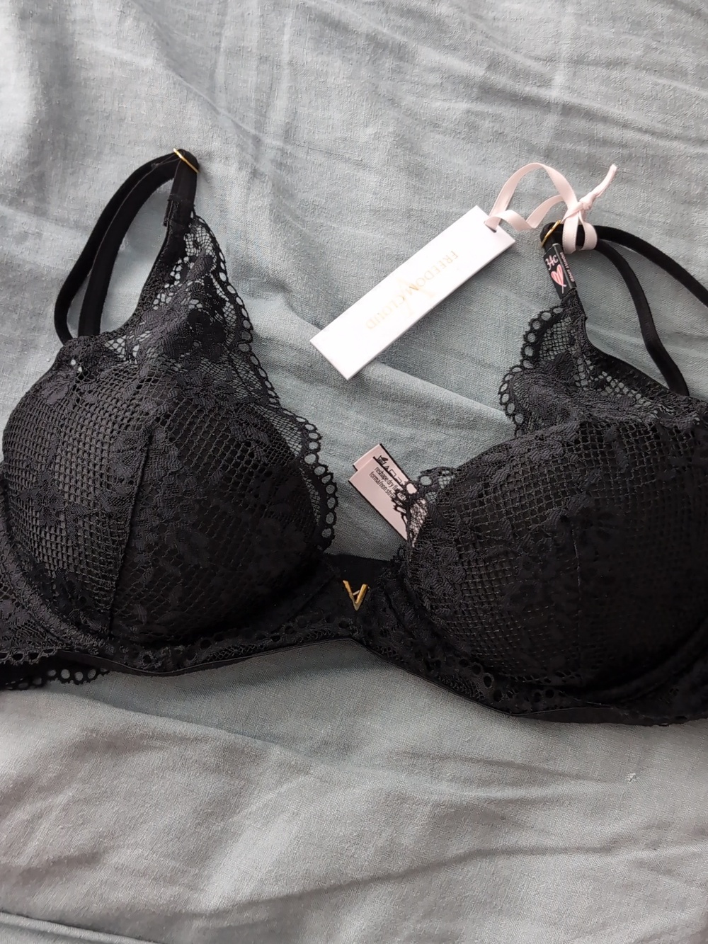 Victoria's Secret Freedom Cloud T-Shirt Bra Floral Bras - 34C